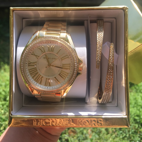Michael Kors gift set watch and bangle - Picture 2 of 6